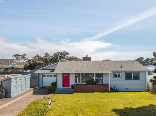 885 Ocean Dr SW, Bandon, OR 97411