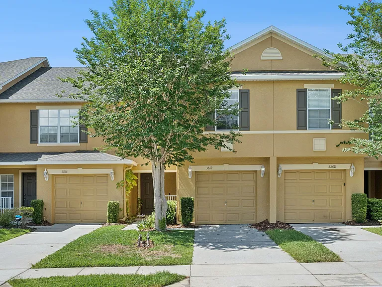 3812 Silverbell Loop — Photo 1