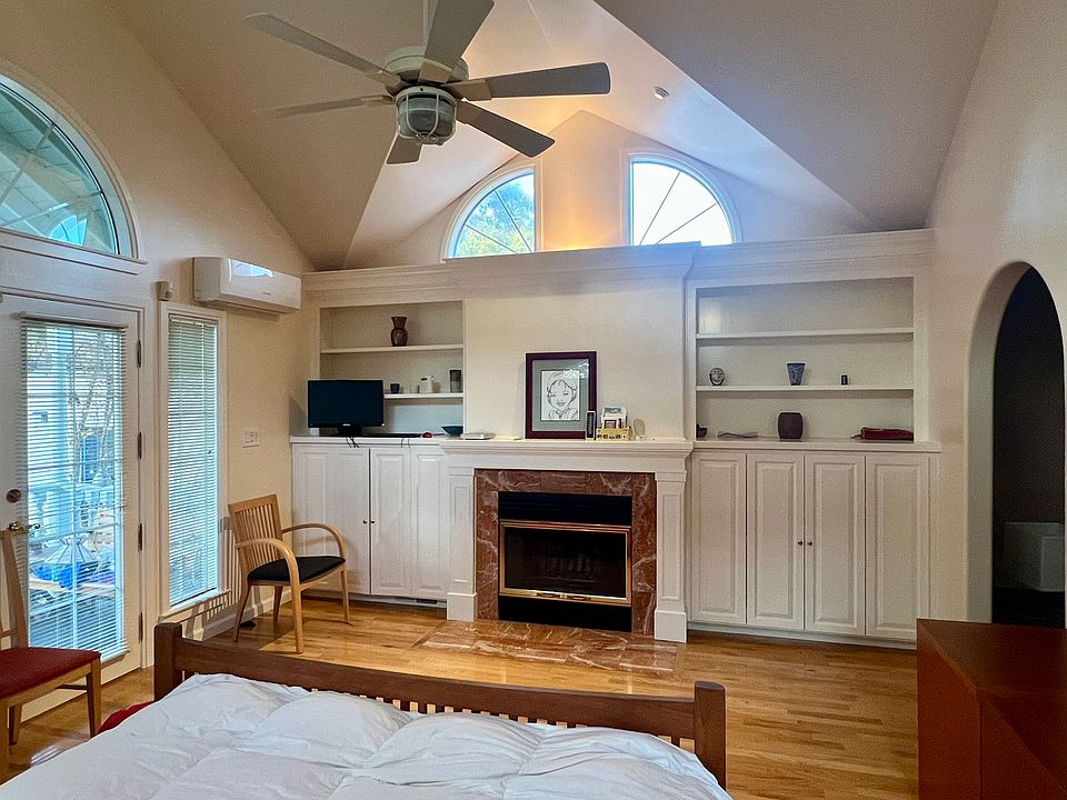 Master Suite with foyer area across walk in closet