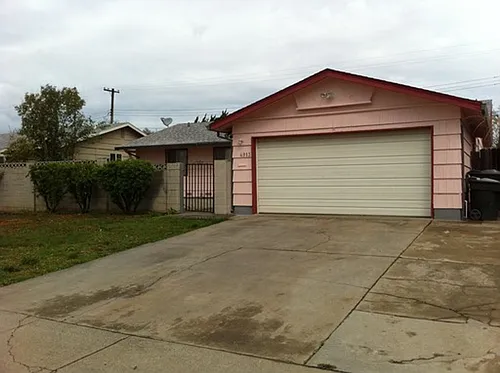 4913 Sky Pkwy Photo 1