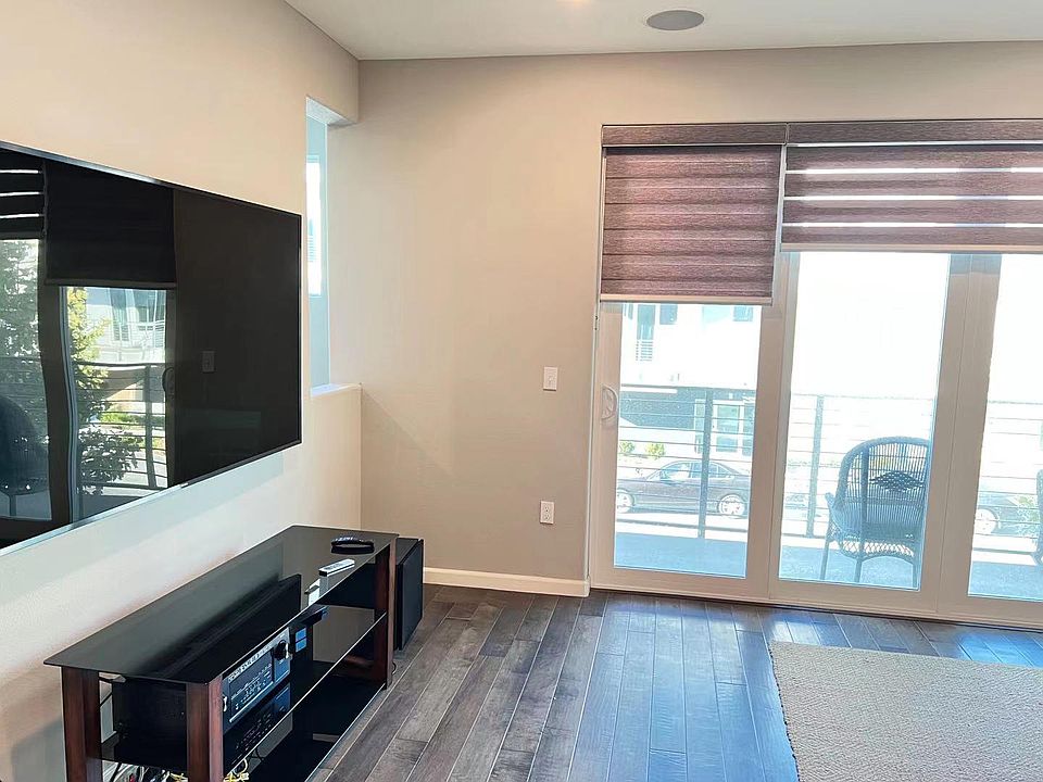 1st image of 272 Ilano De Los Robles Ave