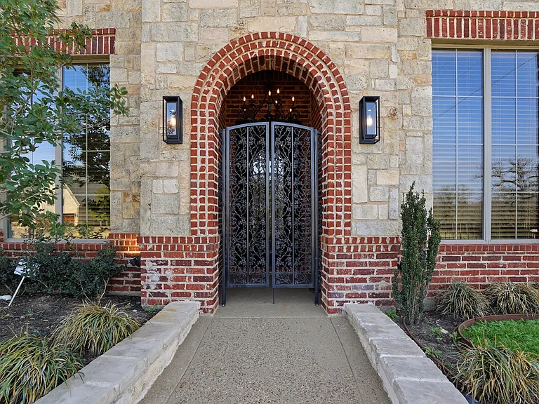 3417 Madison Ct — Photo 2