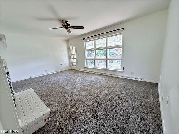 5th image of 426 W Oregon Ave