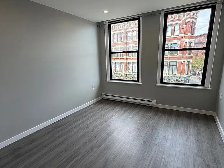 216 Central St — Photo 7