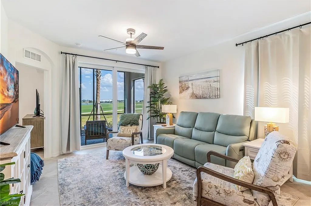 2 bed, 2.0 bath, 1301 sqft, $6,500 — Photo 4