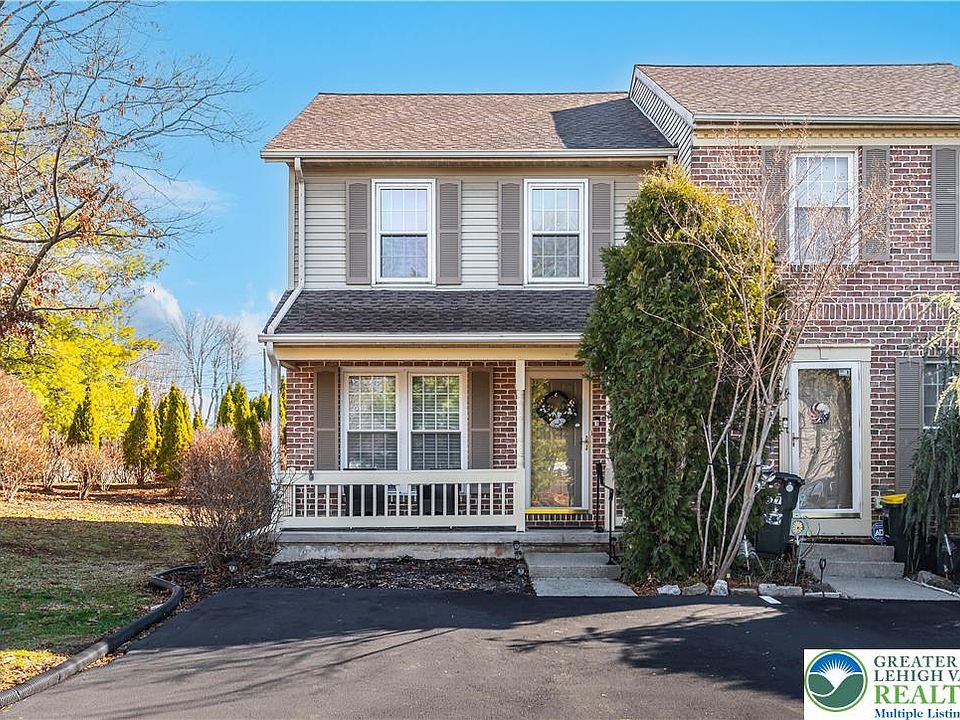 1st image of 579 Ponds Edge Ln