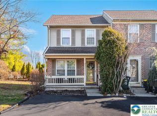 579 Ponds Edge Ln, Allentown, PA 18104