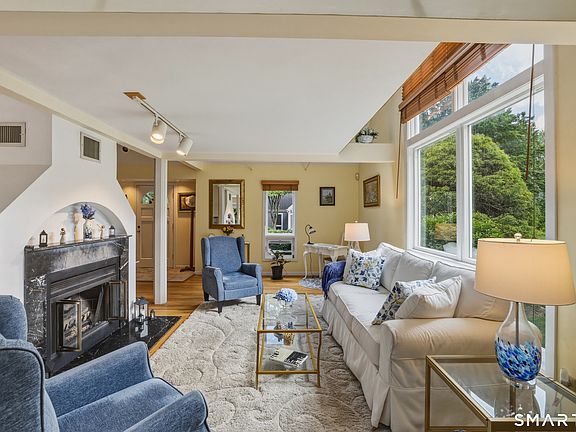 5th image of 20 Centre Village Drive #20