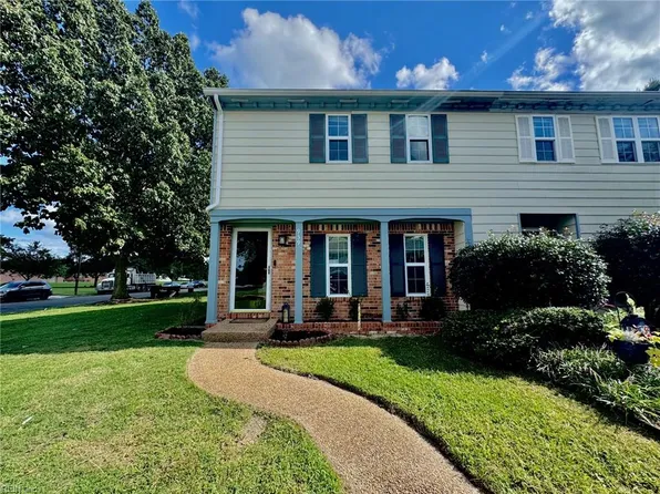 939 Seabreeze Ct, Chesapeake, VA 23320