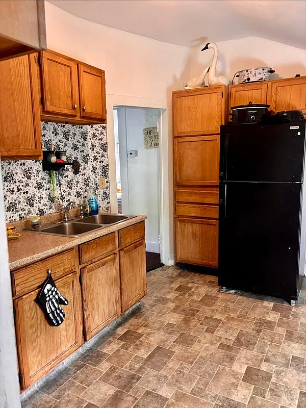 2 bed, 1.0 bath, 600 sqft, $875 — Photo 2