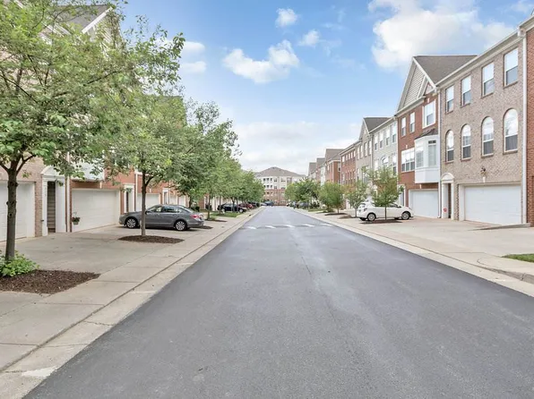 1051 Glenwood Station Ln Unit 207, Charlottesville, VA 22901