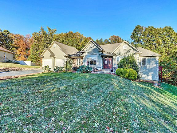 3rd image of 1721 Walden Cir