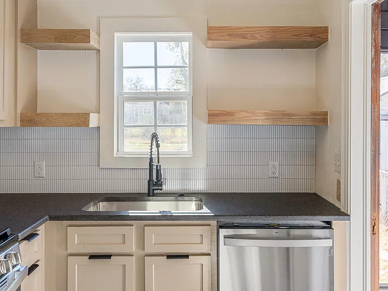 2242 W Eubanks St — Photo 6