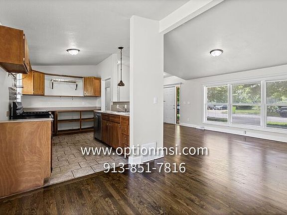 5th image of 403 Shawn Dr