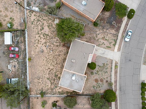 2nd image of 5709 Avenida La Mirada NW