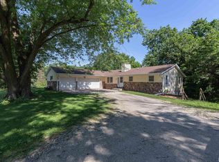 9711 106th Ave W, Taylor Ridge, IL 61284