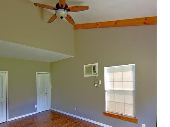 5th image of 2421 Bass Blvd