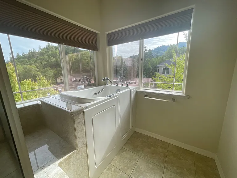 228 Winchester Creek Ave — Photo 18
