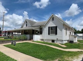 301 E Locust St, Rogers, AR 72756