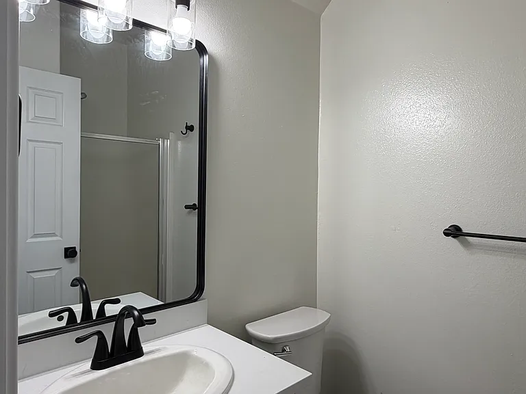 Downstairs full bathroom