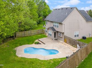 6933 Woodhaven Place Dr, Louisville, KY 40228