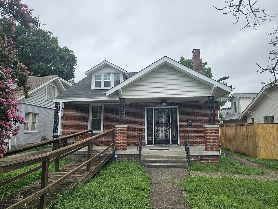 1st image of 902 Bradford Ave