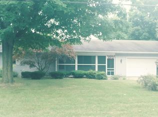 910 Bowman St, Colon, MI 49040