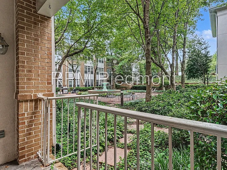 220 Renaissance Pkwy NE #2122 — Photo 25