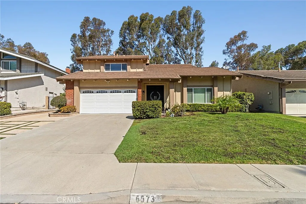 4 bed, 2.5 bath, 2500 sqft, $5,500 — Photo 3