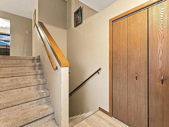 3rd image of 703 Evergreen DRIVE