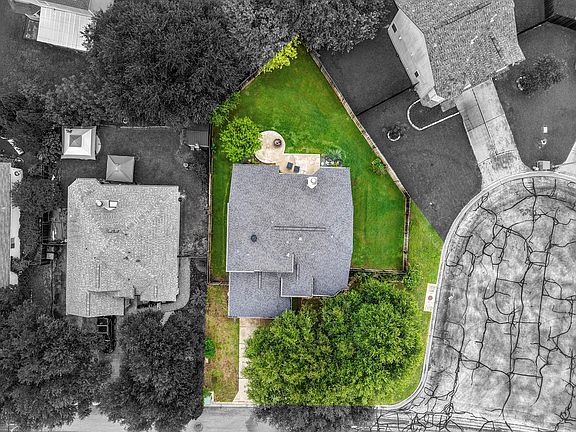3rd image of 112 Dogwood Dr
