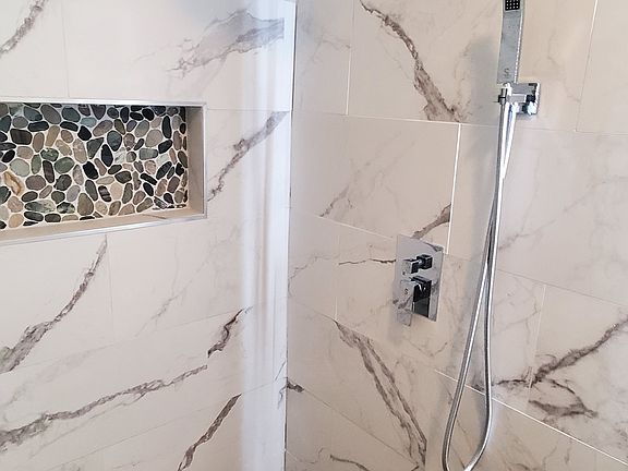 3rd image of 8714 Lake Ashmere Dr #1