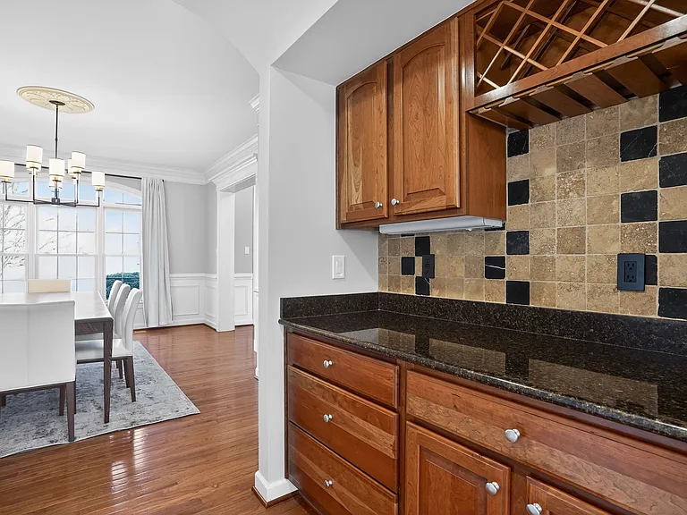 19503 Waneta Dr — Photo 12