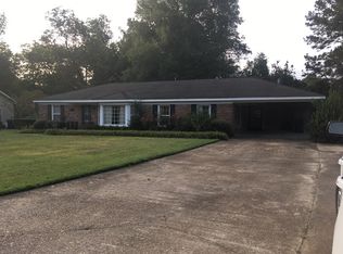 305 Riverside Dr, Greenwood, MS 38930