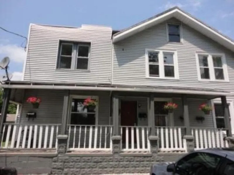 264 1/2 W Harris Ave photo 1