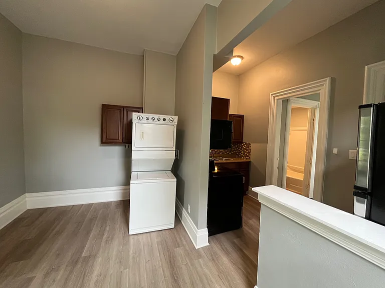 324 Broad St #B — Photo 3
