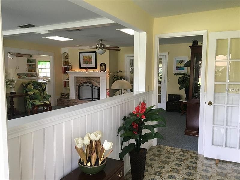 2nd image of 1750 Moss Ct