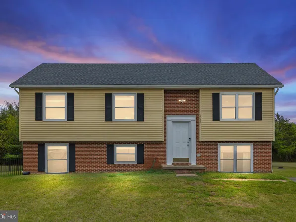 6947 Maplewood Dr, Bealeton, VA 22712