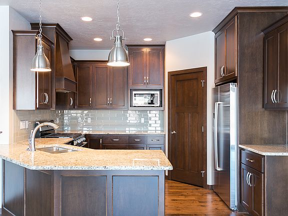 Ktcn w/Solid Surface Counter