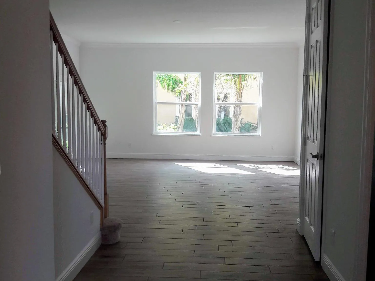 3 bed, 2.5 bath, 2112 sqft, $2,200 — Photo 2