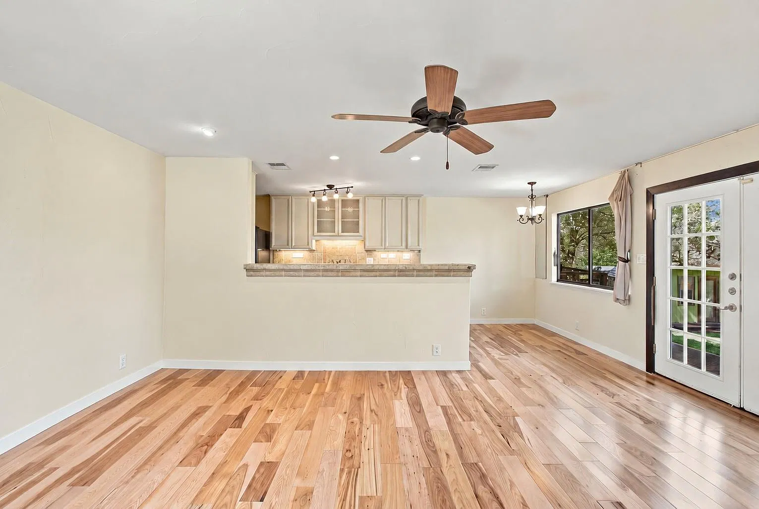 1 bed, 1.0 bath, 750 sqft, $1,450 — Photo 2