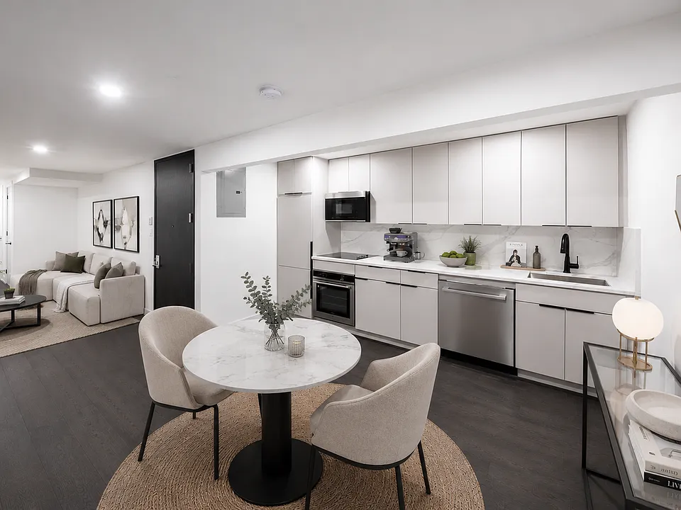 231 Sullivan St #1