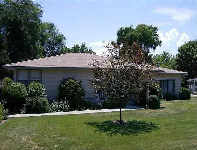 4538 Clinton Ave photo 1