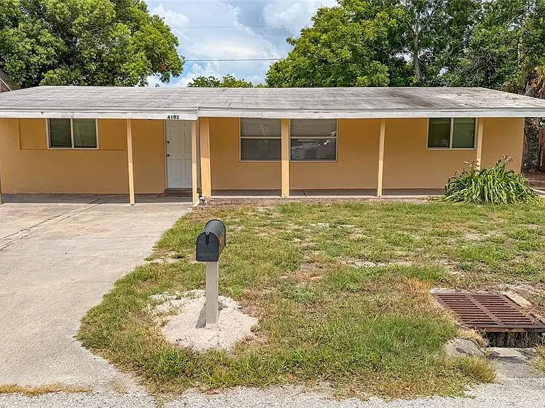 4102 Highland Loop — Photo 1