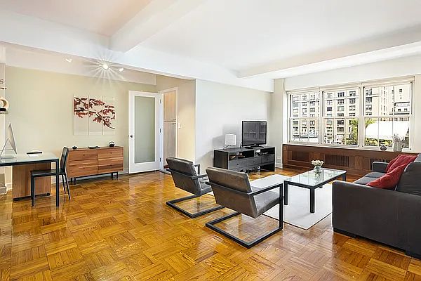 1st image of 320 W 76th St #8EE