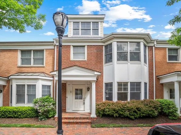 60 Independence Way #60, Jersey City, NJ 07305