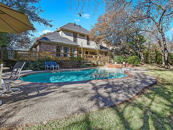4th image of 1824 Winding Creek Blvd
