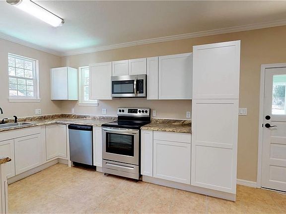 3rd image of 104 E Ward Ave