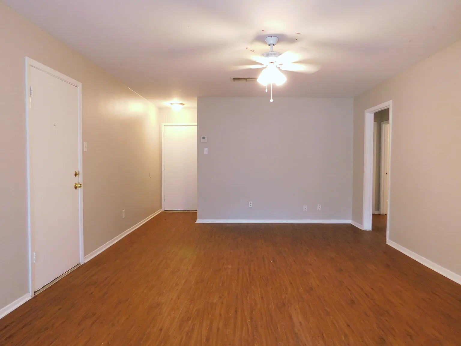 3 bed, 1.5 bath, 1067 sqft, $1,525 — Photo 3