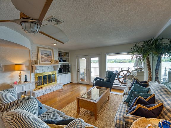 3rd image of 109 Island Dr #A